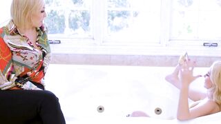 GIRLSWAY - Stuck Aaliyah Love Has Her Twat Devoured By Stacked Blonde Ryan Keely After Being Helped
