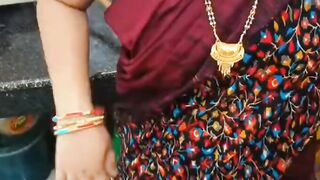 Desi Mami Ji Ko Bhatije Ne bedroom mein le jakar Chudai Kari