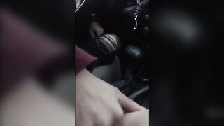 arabada sevgilisine amini yalatiyor ve bunu da yayinliyor