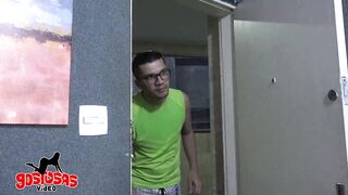 Metendo a rola grande na bucetinha da irmã do meu melhor amigo-