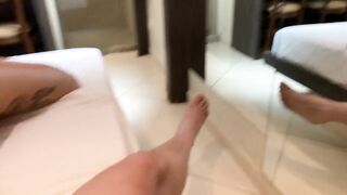 Essa novinha adora dar pra homens mais velhos - Julia