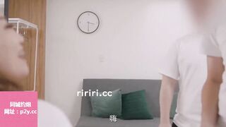 【国产AV精品】Swag剧情演绎空姐的绿帽癖老公要求拜把兄弟好好享用最爱老婆嫩穴，全方位3P，操起来爽飞飞