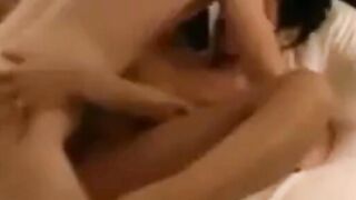 Deutsche Puma-Frau fickt jungen russischen Hengst