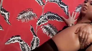 Irresistible blonde hot masturbating her slick quim