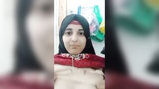 Pakistani GF Loves to Show Her Hot BODY to BF She luvs to RECORD