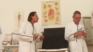 Specialist doctors heal a women with cum