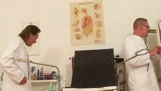 Specialist doctors heal a women with cum