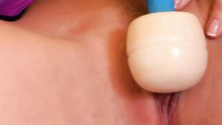 Sensual beauty vibrating her cunny