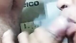 Drica fumando e chupando meu pal