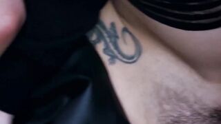 Henessy loves to nailed big cock