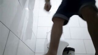 Novinho Flakael Estava na lanchonete bebendo uma Gelada, e decidiu