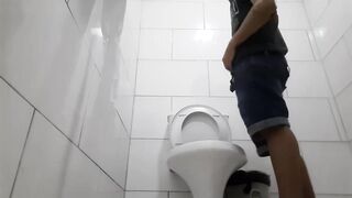 Novinho Flakael Estava na lanchonete bebendo uma Gelada, e decidiu