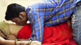 Bhabhi ne dost ke samne kapde utare or phir dost