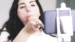 Dark hair bitch fucks the selfie stick