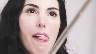 Dark hair bitch fucks the selfie stick