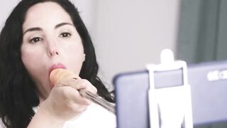 Dark hair bitch fucks the selfie stick