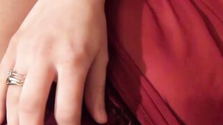 EU dark hair beauty offer oral sex