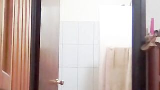 saggy hooters of a desi stepmom (Hidden Cam)