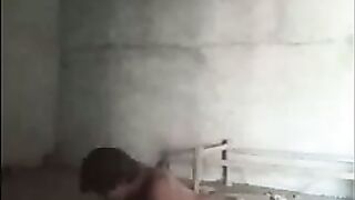 Lankan girl Shows her Boobs and pussy Fucking
