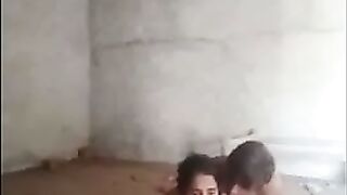 Lankan girl Shows her Boobs and pussy Fucking 2