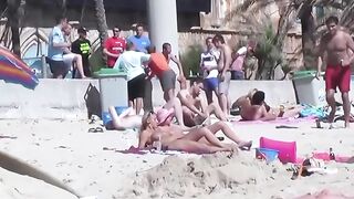 Outdoors dyke games on vacation with blondes