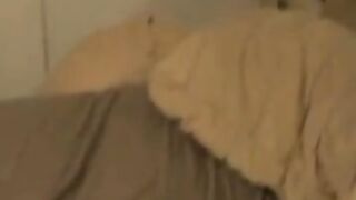Beim morgendlichen Fick geht sie voll ab