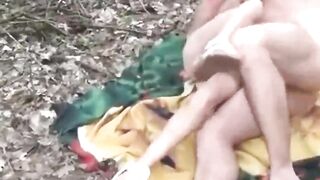 Stieftochter heimlich im Wald gefickt