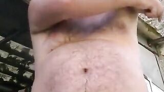 Bearded Daddy Jacks Off Outdoors