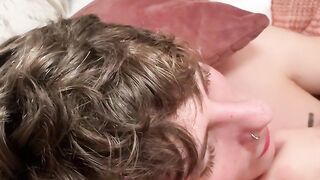 Sexy Leo Summers enjoys sucking Felix Hanan and Sebastian Kane