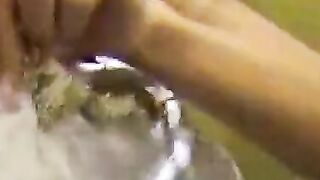 Öffentlicher Blowjob in der Umkleidekabine eines Einkaufszentrums - Schweiz