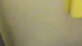 Öffentlicher Blowjob in der Umkleidekabine eines Einkaufszentrums - Schweiz