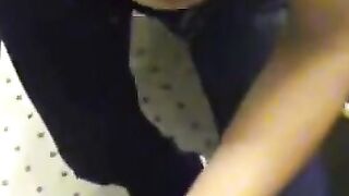 Öffentlicher Blowjob in der Umkleidekabine eines Einkaufszentrums - Schweiz