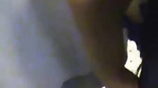Öffentlicher Blowjob in der Umkleidekabine eines Einkaufszentrums - Schweiz