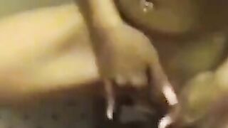 Öffentlicher Blowjob in der Umkleidekabine eines Einkaufszentrums - Schweiz