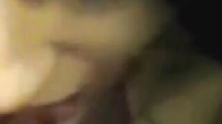 Öffentlicher Blowjob in der Umkleidekabine eines Einkaufszentrums - Schweiz