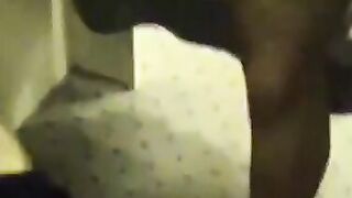 Öffentlicher Blowjob in der Umkleidekabine eines Einkaufszentrums - Schweiz