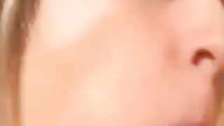 Blonde deutsche Amateurin in Strümpfen Hardcore gefickt