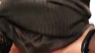 Meine Vermieterin am Sofa flachgelegt