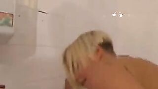 Geile Fotze auf der Waschmaschine geknallt