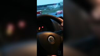 tipul ma filma cu o camera video cum el ma ejagulat sperma peste volan cu un vibrato