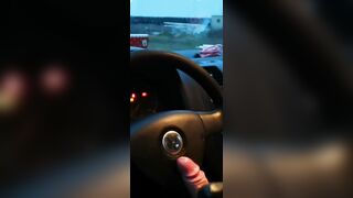 tipul ma filma cu o camera video cum el ma ejagulat sperma peste volan cu un vibrato