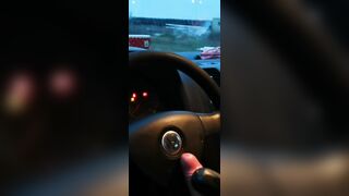 tipul ma filma cu o camera video cum el ma ejagulat sperma peste volan cu un vibrato