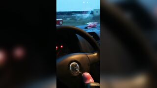 tipul ma filma cu o camera video cum el ma ejagulat sperma peste volan cu un vibrato
