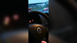 tipul ma filma cu o camera video cum el ma ejagulat sperma peste volan cu un vibrato