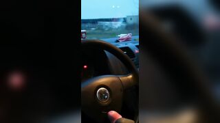 tipul ma filma cu o camera video cum el ma ejagulat sperma peste volan cu un vibrato