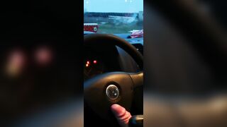tipul ma filma cu o camera video cum el ma ejagulat sperma peste volan cu un vibrato