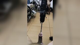 un tip brunet  e ejaguleaja sperma cu bor masina lui moisa a boy says to Moise Robert