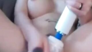 Asiatischer Teen sorgt faer Sauerei