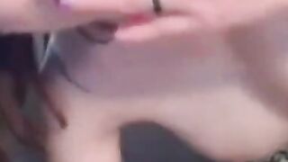 Asiatischer Teen sorgt faer Sauerei