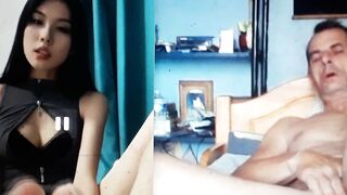 ton krao me fait un footjob en cam